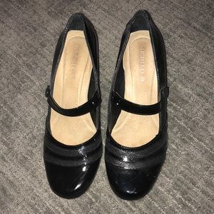 Michelle D black heels